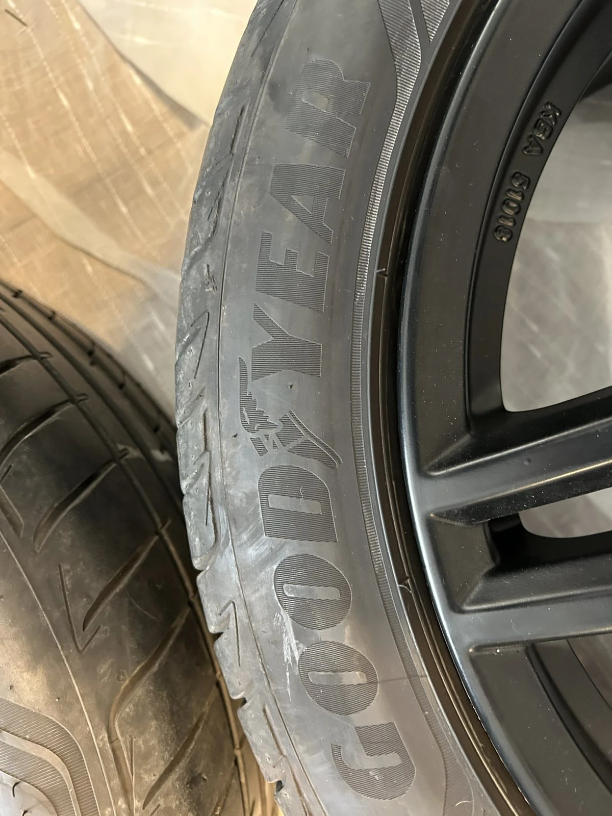 Гуми Летни 245/45R18, снимка 5 - Гуми и джанти - 53814476