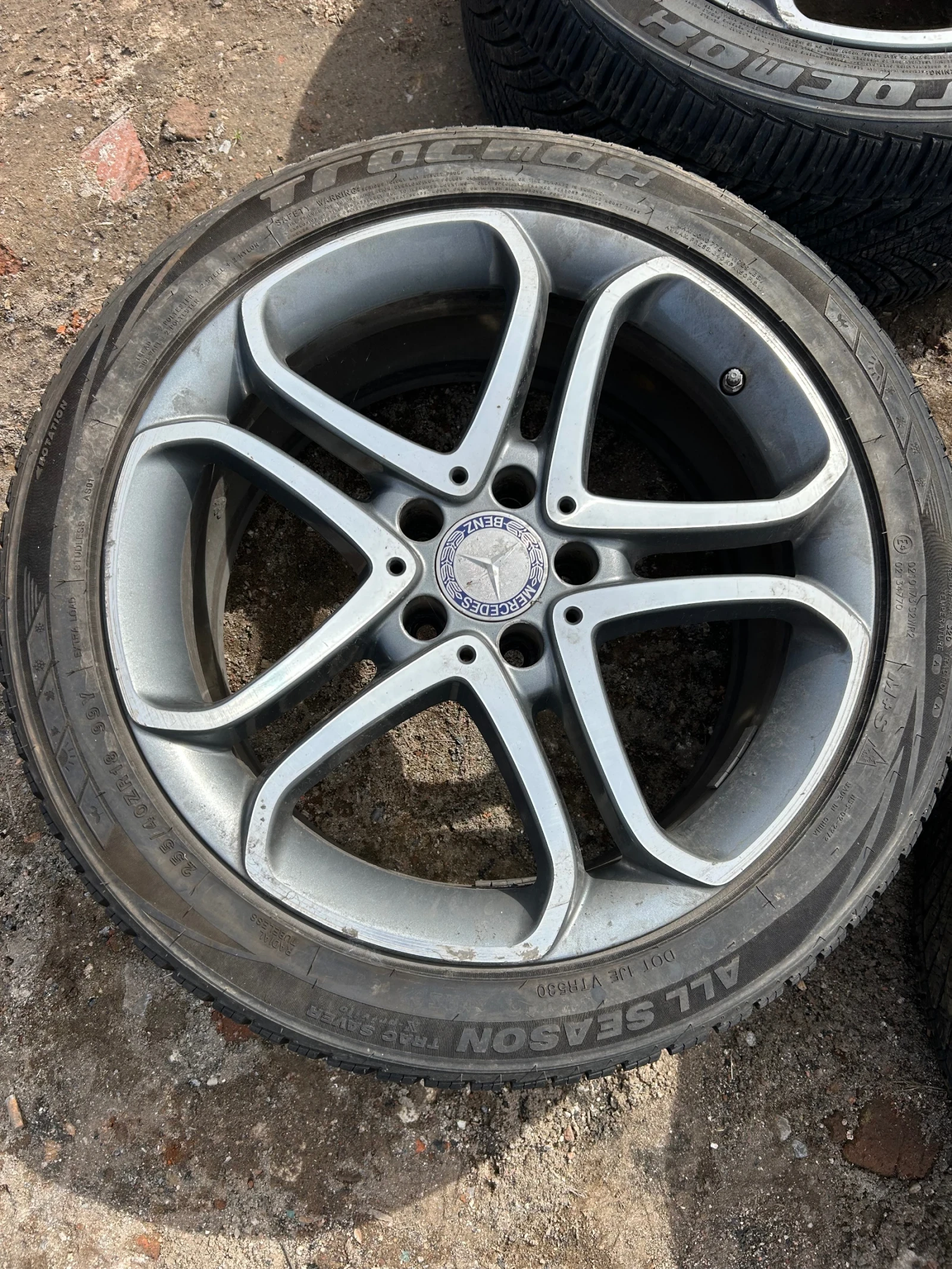 ���� � ������ 255/40R18 �� Mercedes-Benz CLS 350 | Mobile.bg � ����������� 2