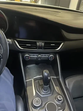 Alfa Romeo Giulia Quadrifoglio *  Keyless * CARFAX * АВТО КРЕДИТ * , снимка 10