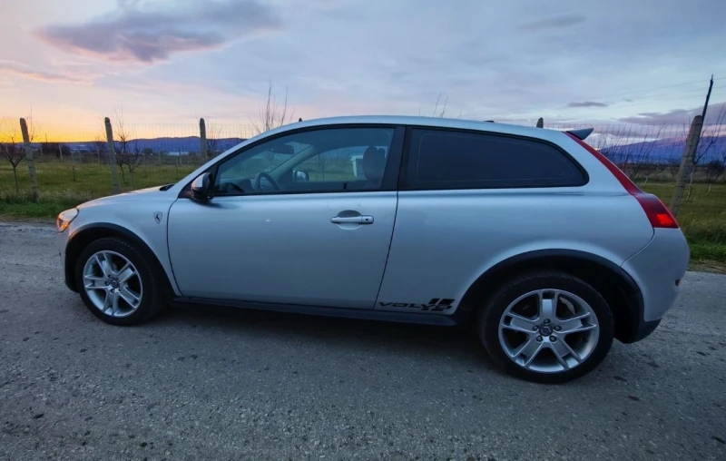 Volvo C30 2.0d, снимка 6 - Автомобили и джипове - 48134159