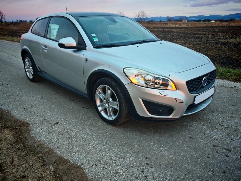 Volvo C30 2.0d, снимка 4 - Автомобили и джипове - 48134159