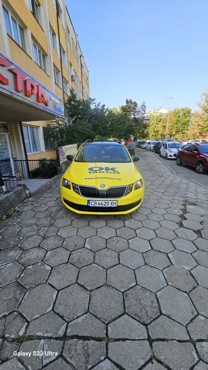 Skoda Octavia 1.6 TDI, снимка 9 - Автомобили и джипове - 47989925