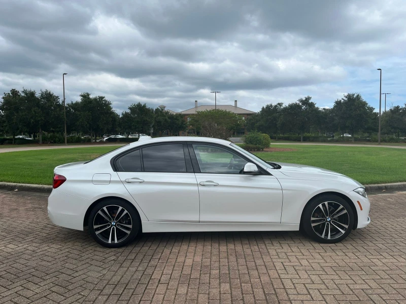 BMW 330 SPORT LINE РЕАЛНИ КИЛОМЕТРИ/СЕРВИЗНА ИСТОРИЯ , снимка 9 - Автомобили и джипове - 48310837