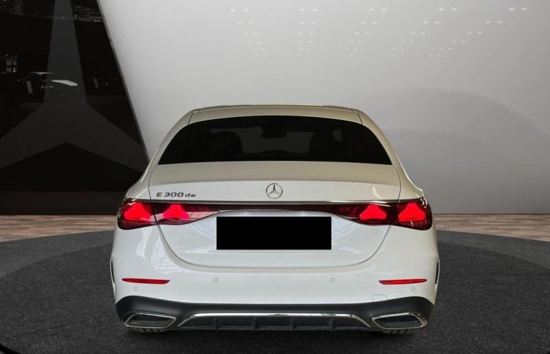 Mercedes-Benz E 300 de/AMG/PLUG-IN/SUPERSCREEN/BURM/DISTRONIC/CAMERA/, снимка 4 - Автомобили и джипове - 51624439