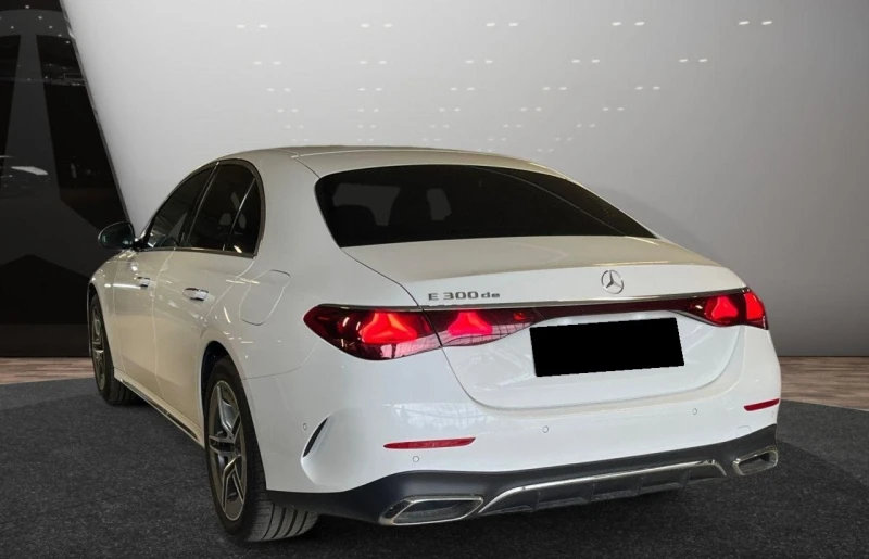 Mercedes-Benz E 300 de/AMG/PLUG-IN/SUPERSCREEN/BURM/DISTRONIC/CAMERA/, снимка 3 - Автомобили и джипове - 51624439