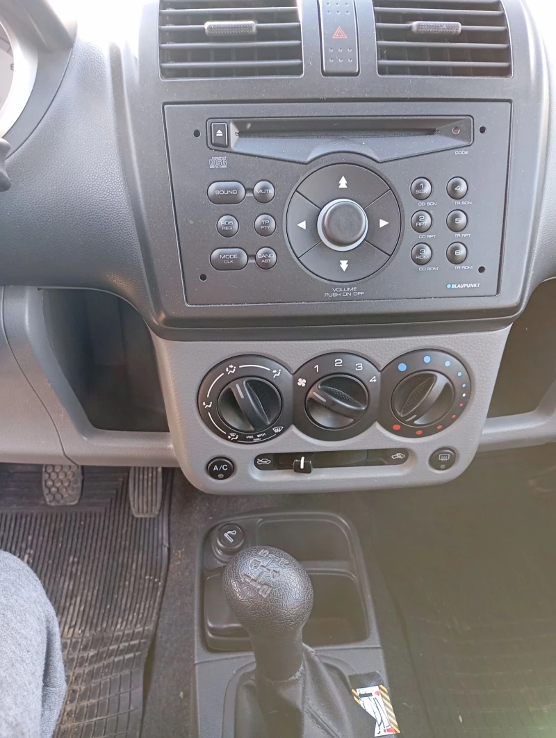 Subaru Justy 4x4, снимка 9 - Автомобили и джипове - 52420903