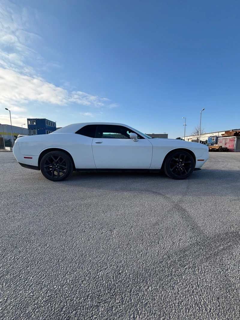 Dodge Challenger, снимка 7 - Автомобили и джипове - 53141421