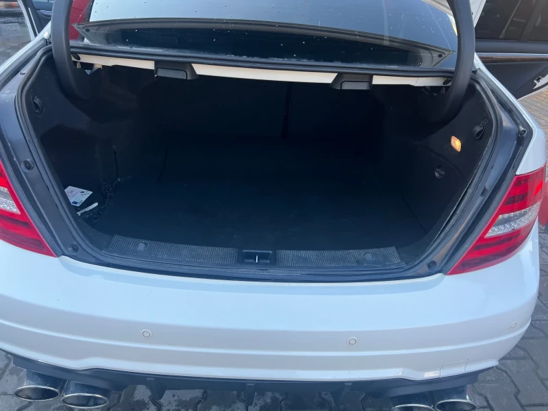Mercedes-Benz C 300, снимка 13 - Автомобили и джипове - 53405804