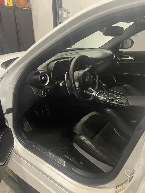 Alfa Romeo Giulia Quadrifoglio *  Keyless * CARFAX * АВТО КРЕДИТ * , снимка 8 - Автомобили и джипове - 54767220