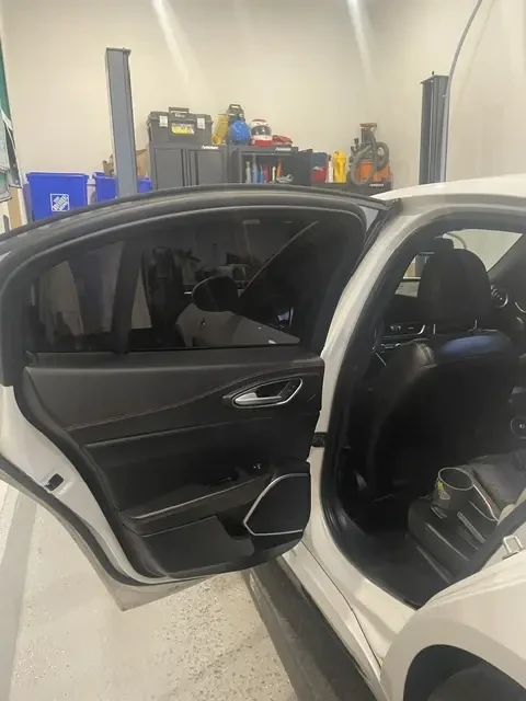 Alfa Romeo Giulia Quadrifoglio *  Keyless * CARFAX * АВТО КРЕДИТ * , снимка 12 - Автомобили и джипове - 54767220