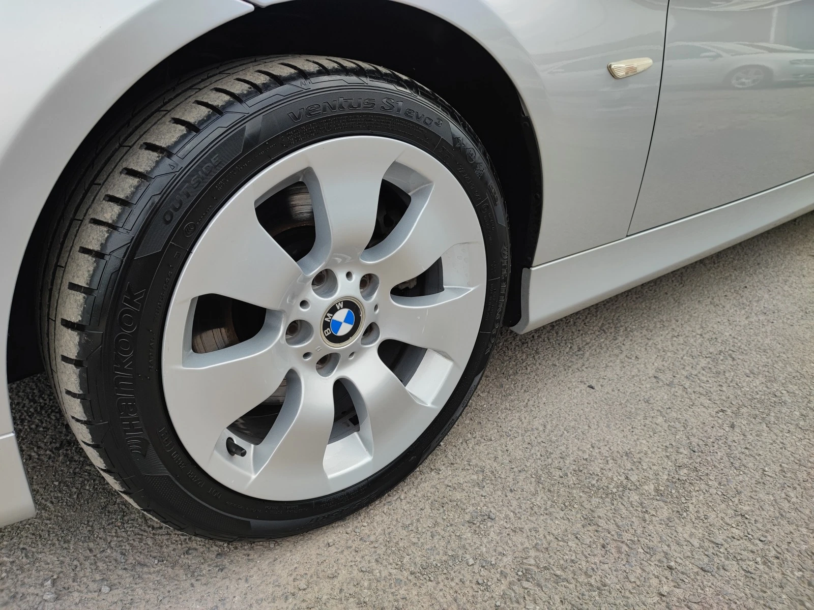 BMW 325 3.0-218ks-4Х4-АВТОМАТ-ДИСТРОНИК-КЕЙЛЕС-ПОДГРЕВ | Mobile.bg — изображение 16