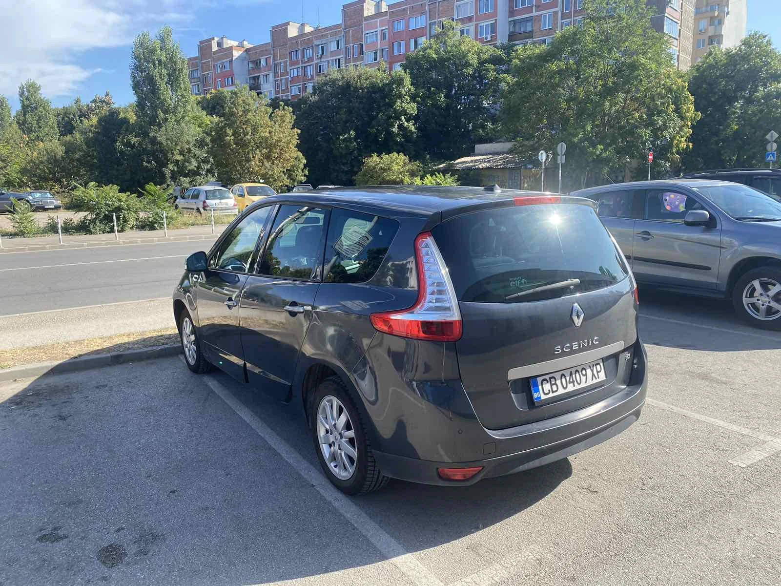 Renault Grand scenic 1.5dCi 7места обслужена с нови зимни гуми - изображение 2