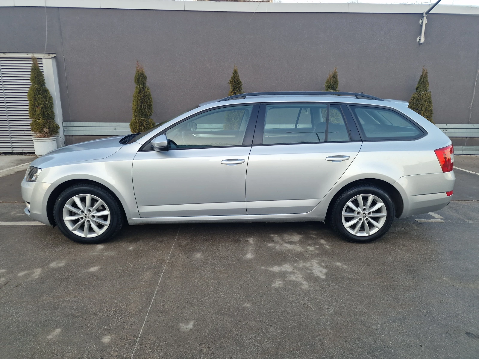 Skoda Octavia 1.6 TDI Wagon Ambition 4X4 - изображение 8