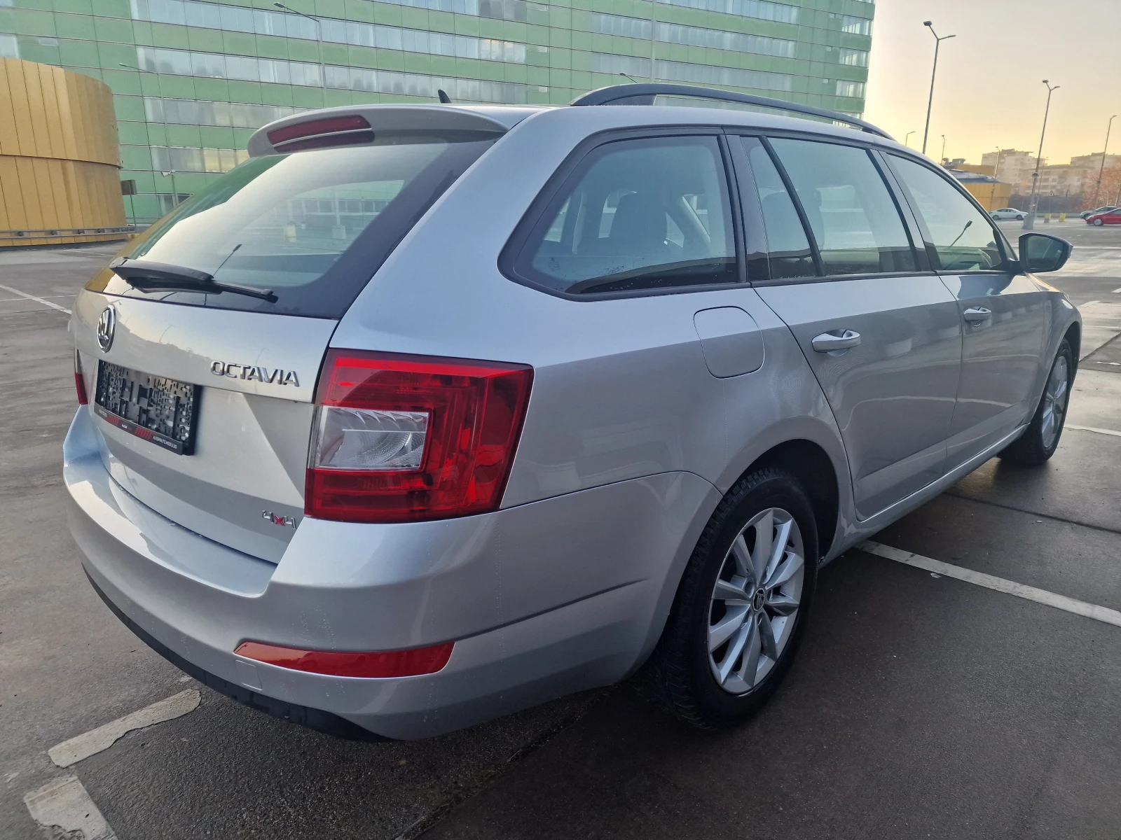 Skoda Octavia 1.6 TDI Wagon Ambition 4X4 - изображение 5