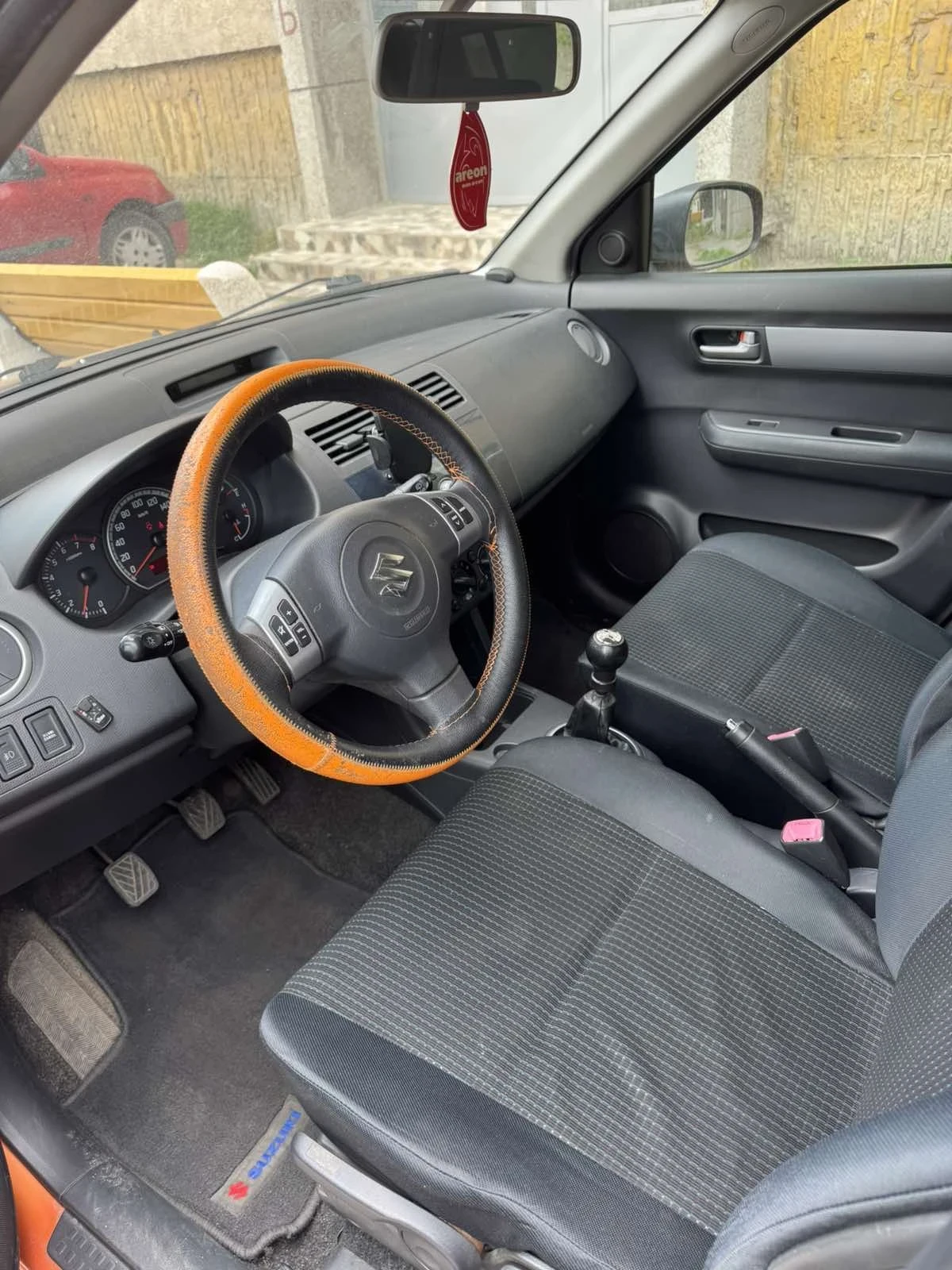 Suzuki Swift  - изображение 2