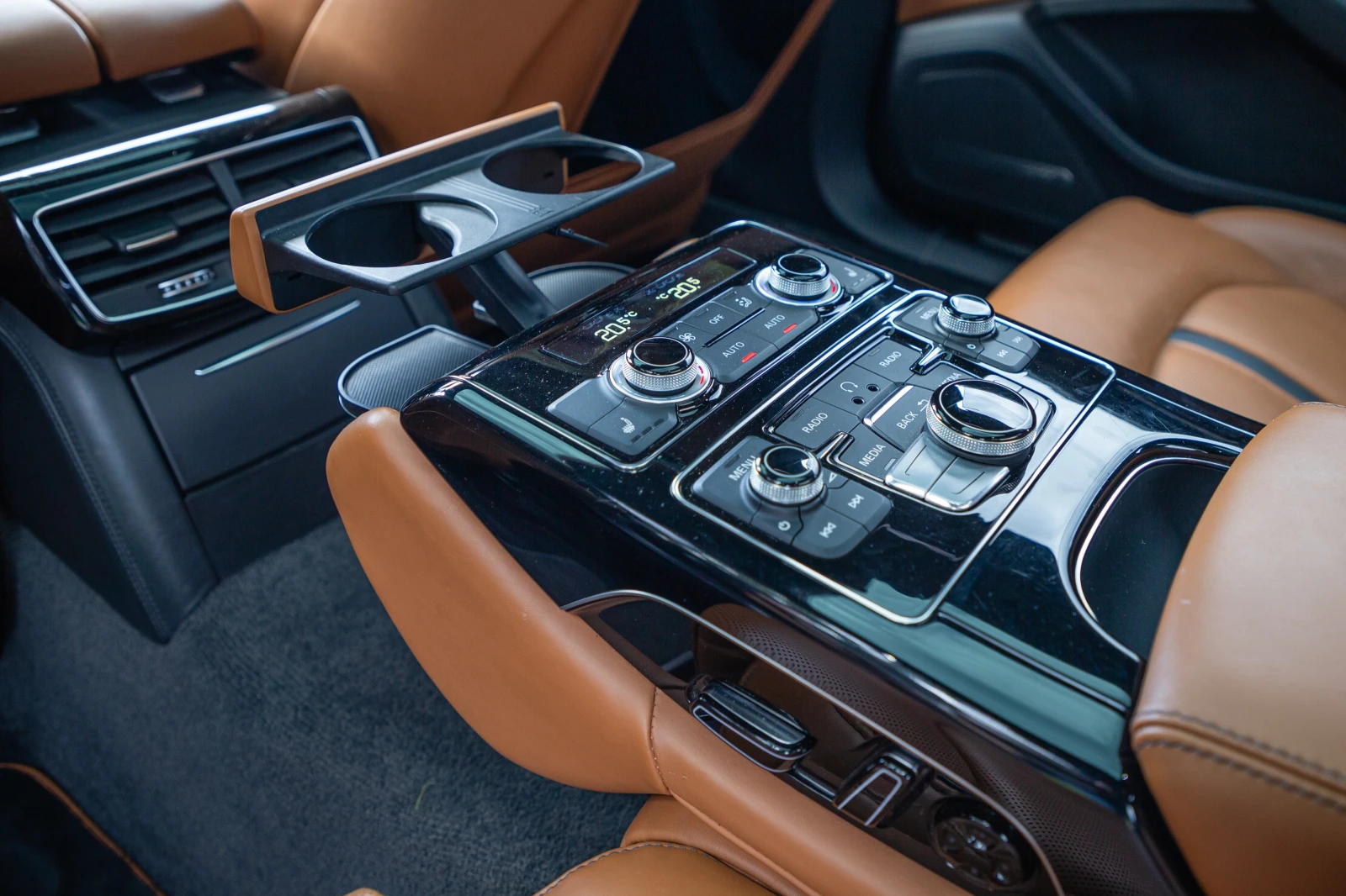 Audi A8 L - изображение 5