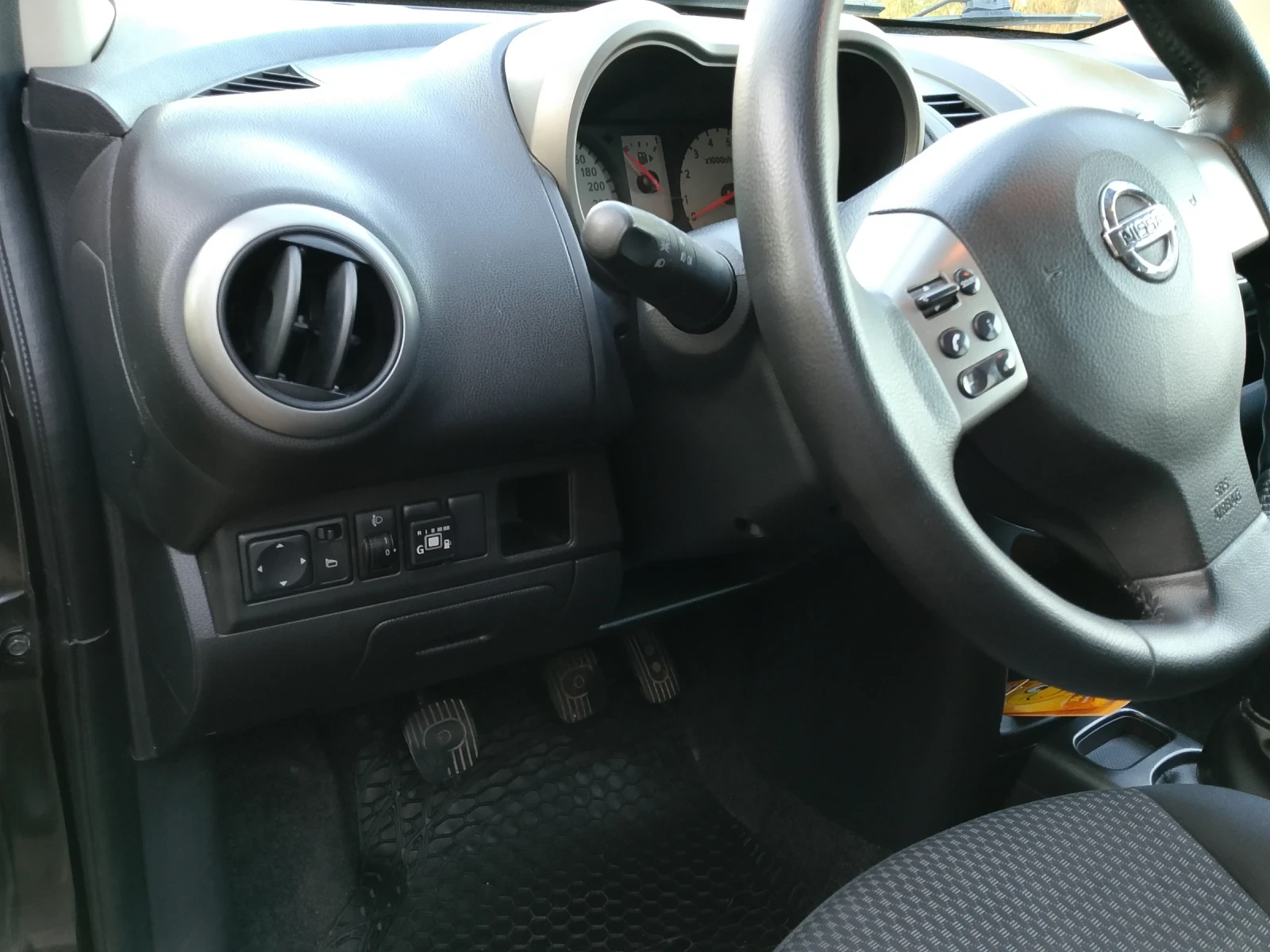 Nissan Note 1.4 Газ/Бензин - изображение 8