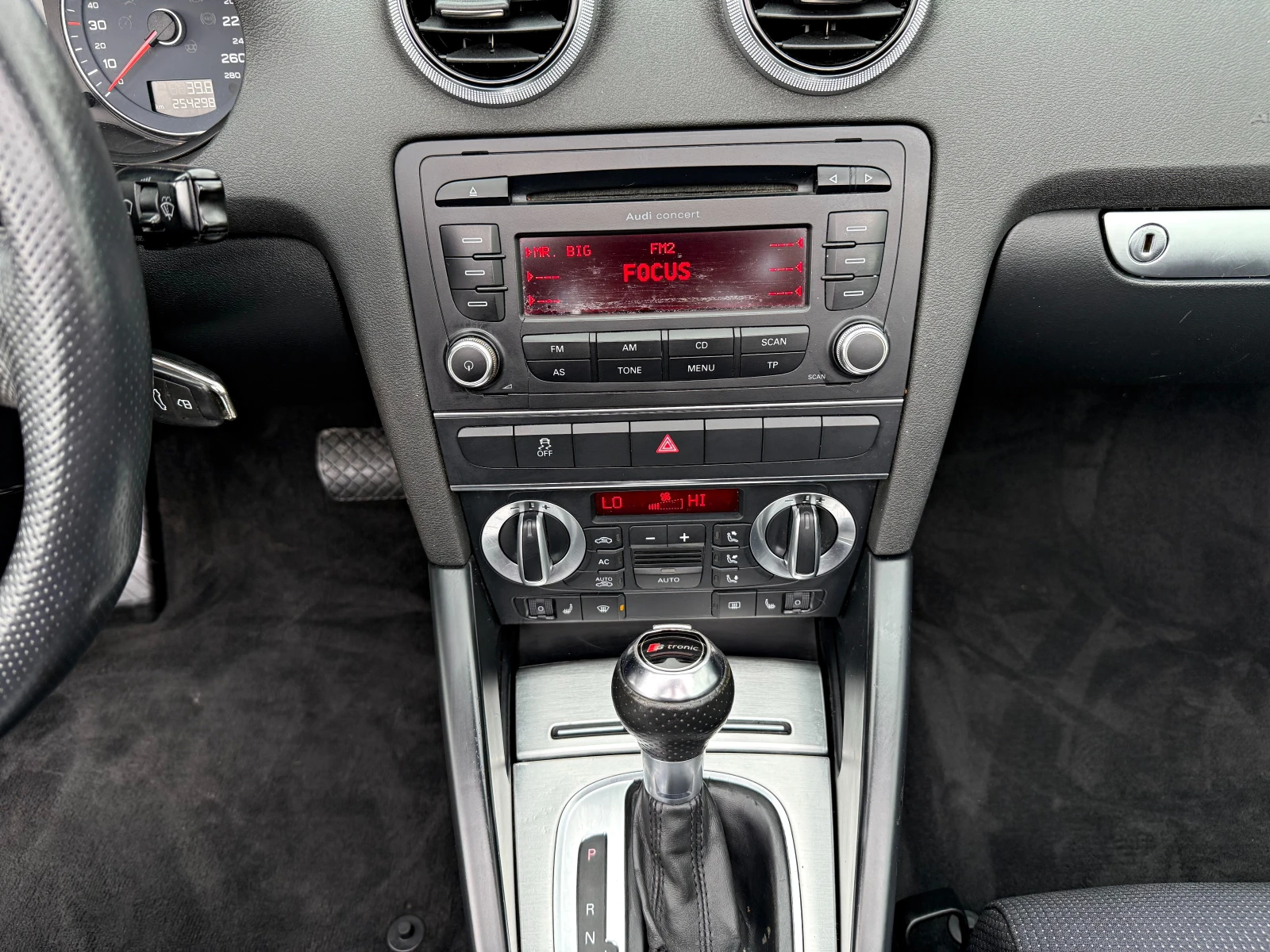 Audi A3 1.8TFSI Stronic - изображение 10