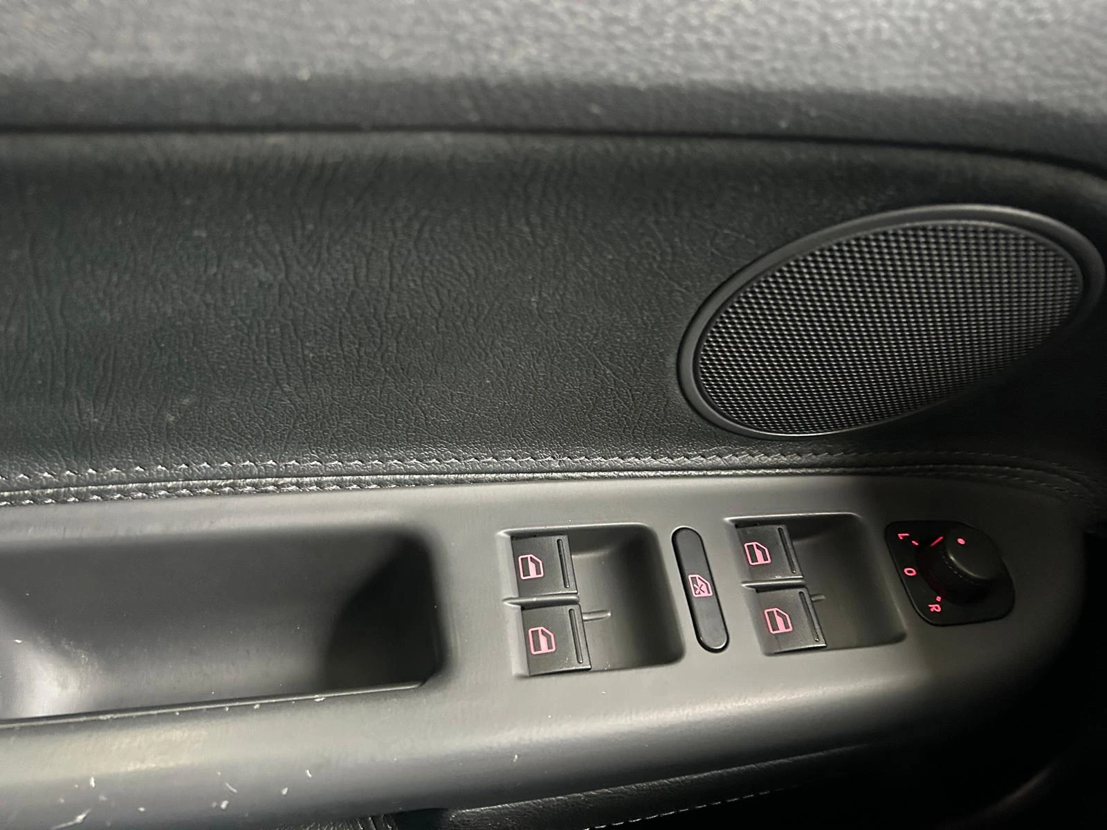 VW Golf Plus 1.9TDI DSG/Кожа/Топ., снимка 8 - Автомобили и джипове - 53739720