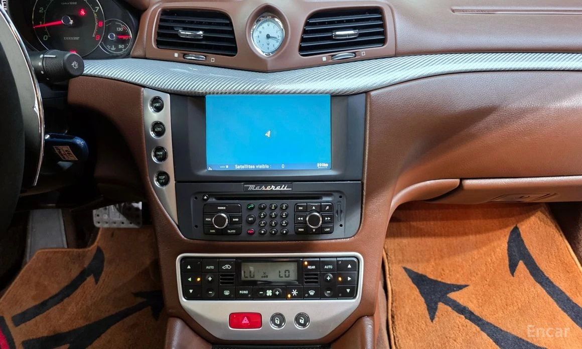 Maserati GranTurismo * 4.7* V8* КОЖА* КАМЕРА* , снимка 12 - Автомобили и джипове - 54073178