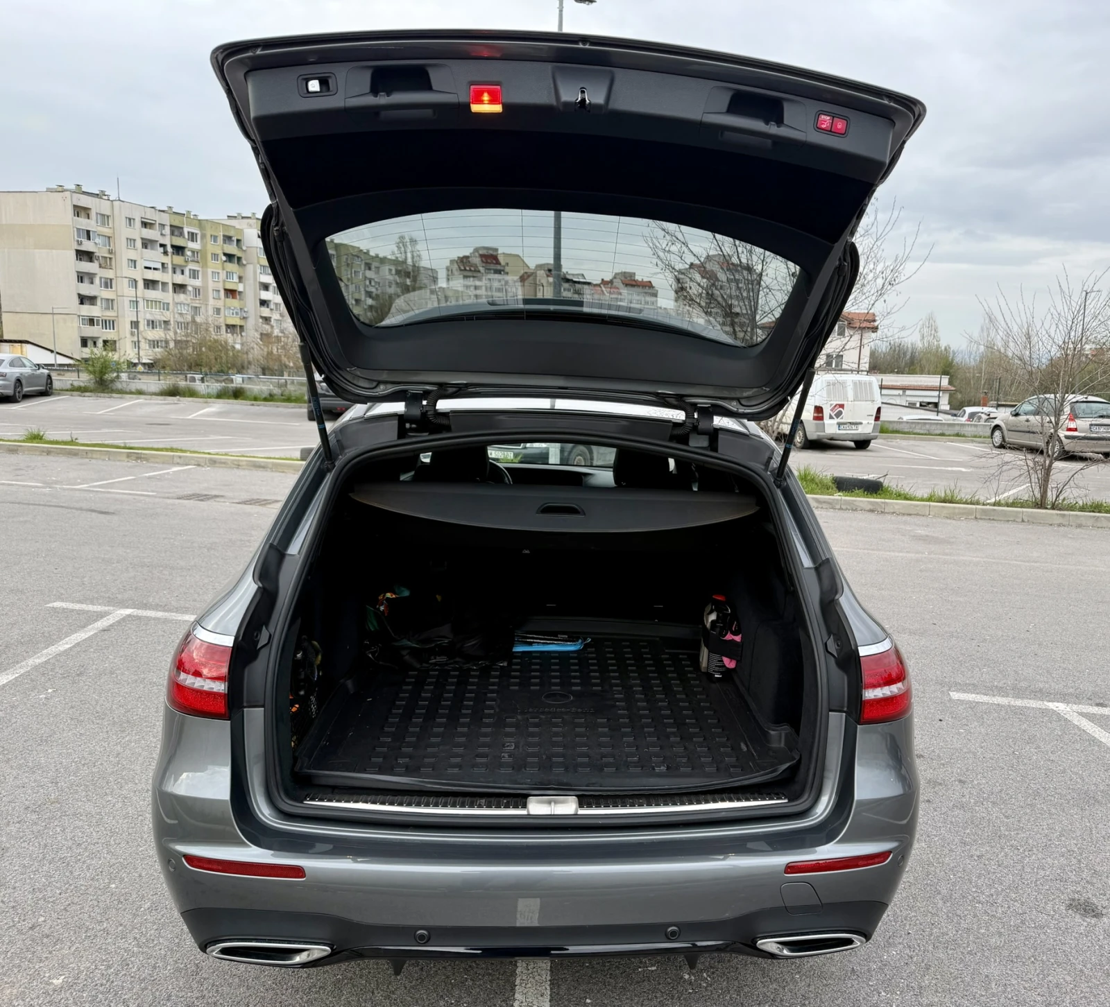 Mercedes-Benz E 400 d 4matic AMG Night pack, снимка 6 - Автомобили и джипове - 54213740