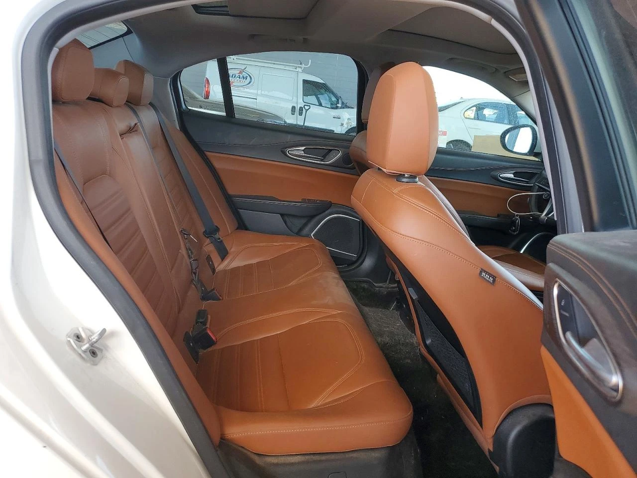 Alfa Romeo Giulia 2.0l Ti, снимка 10 - Автомобили и джипове - 54241461