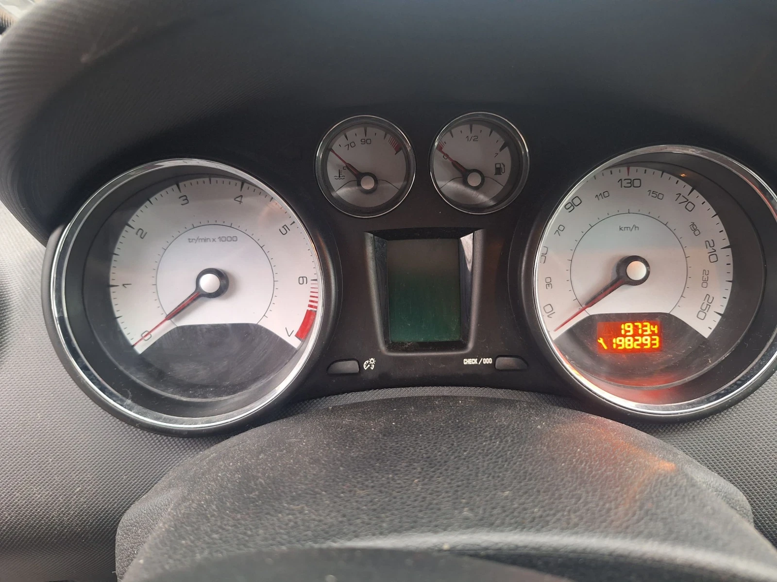 Peugeot 308 1.6i Газ/Бензин, снимка 12 - Автомобили и джипове - 54397335