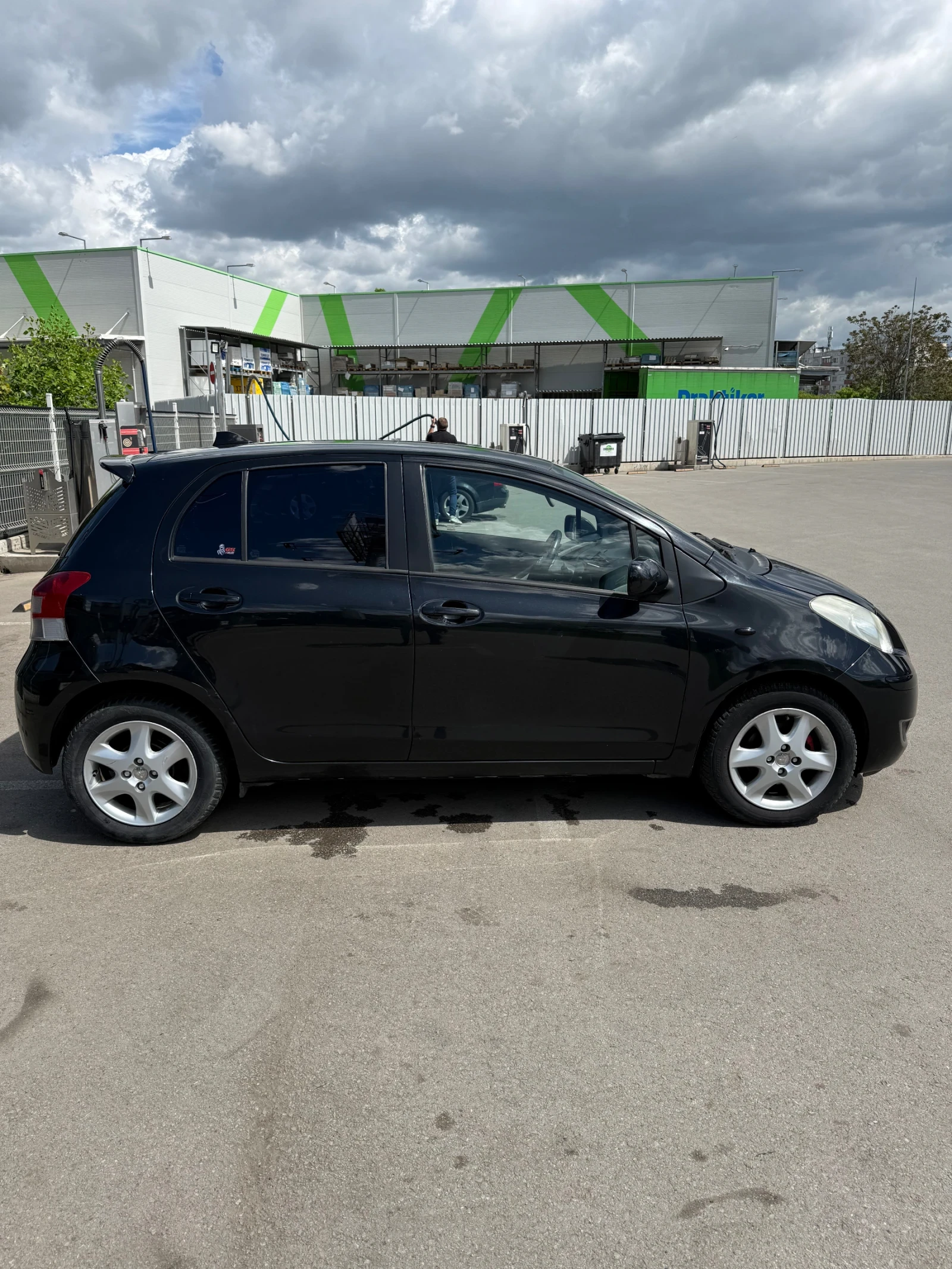 Toyota Yaris, снимка 4 - Автомобили и джипове - 54519070