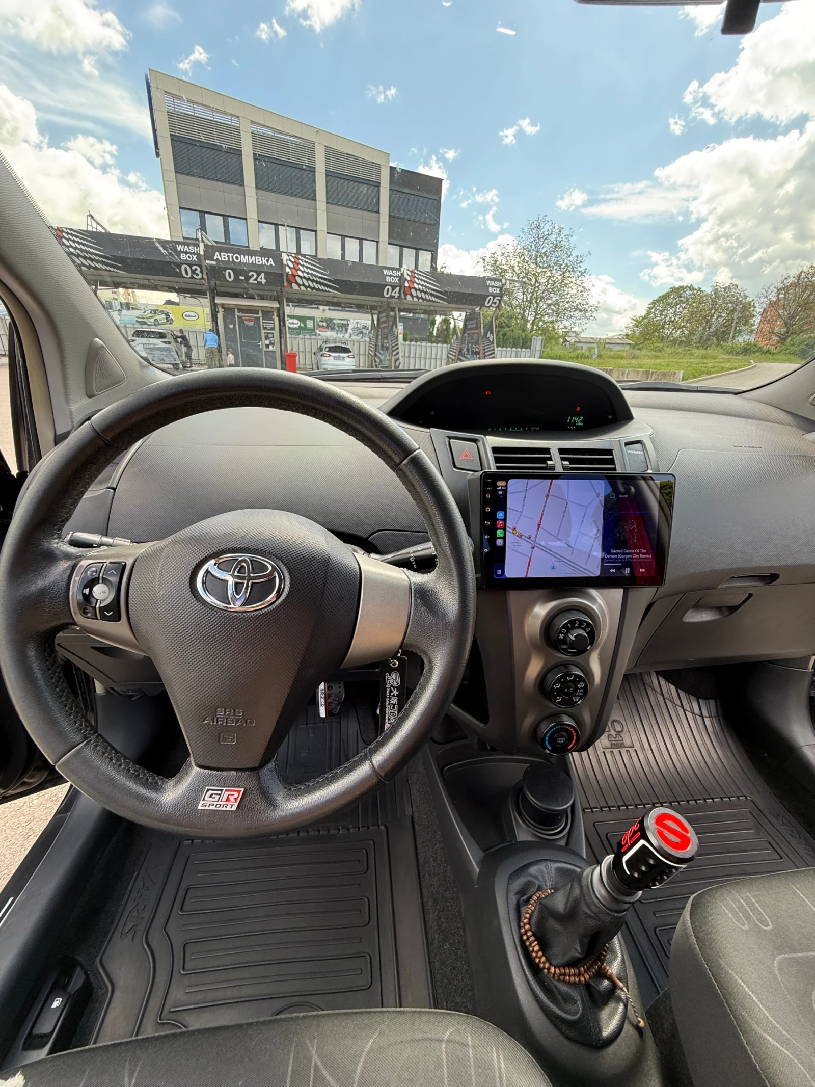Toyota Yaris, снимка 12 - Автомобили и джипове - 54519070