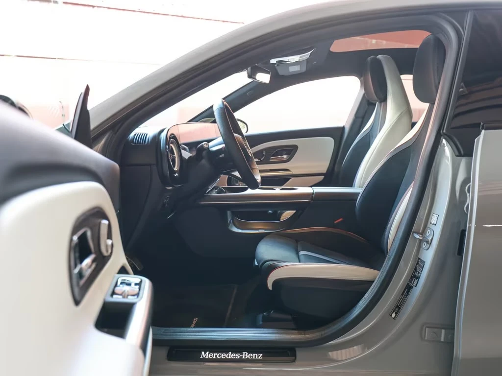 Mercedes-Benz CLA 350 AMG 4M Premium Plus Burmester HUD PANO DISTR W/P, снимка 8 - Автомобили и джипове - 55715565