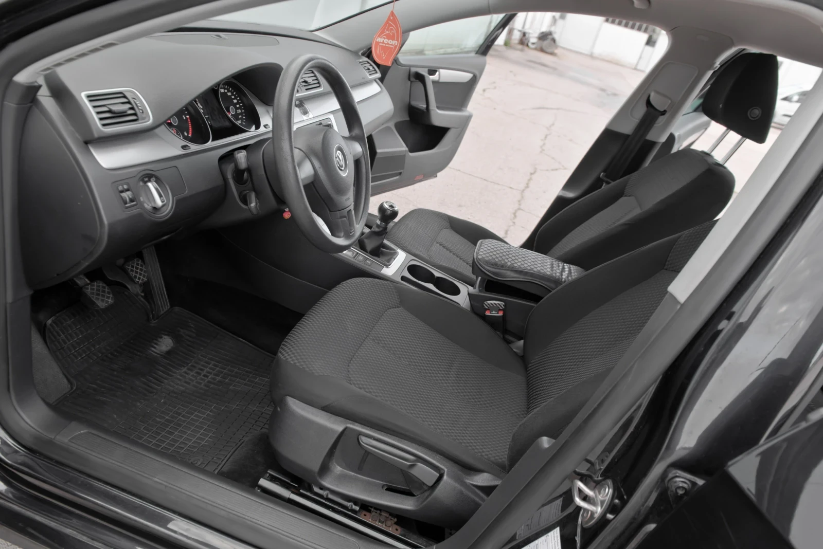 VW Passat, снимка 8 - Автомобили и джипове - 54599313
