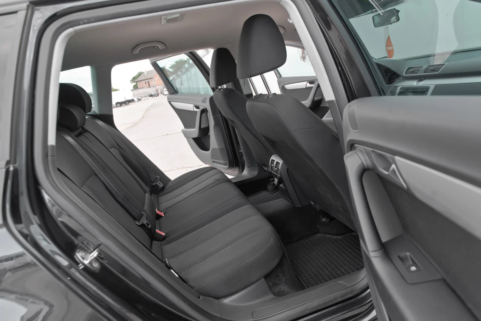 VW Passat, снимка 15 - Автомобили и джипове - 54599313