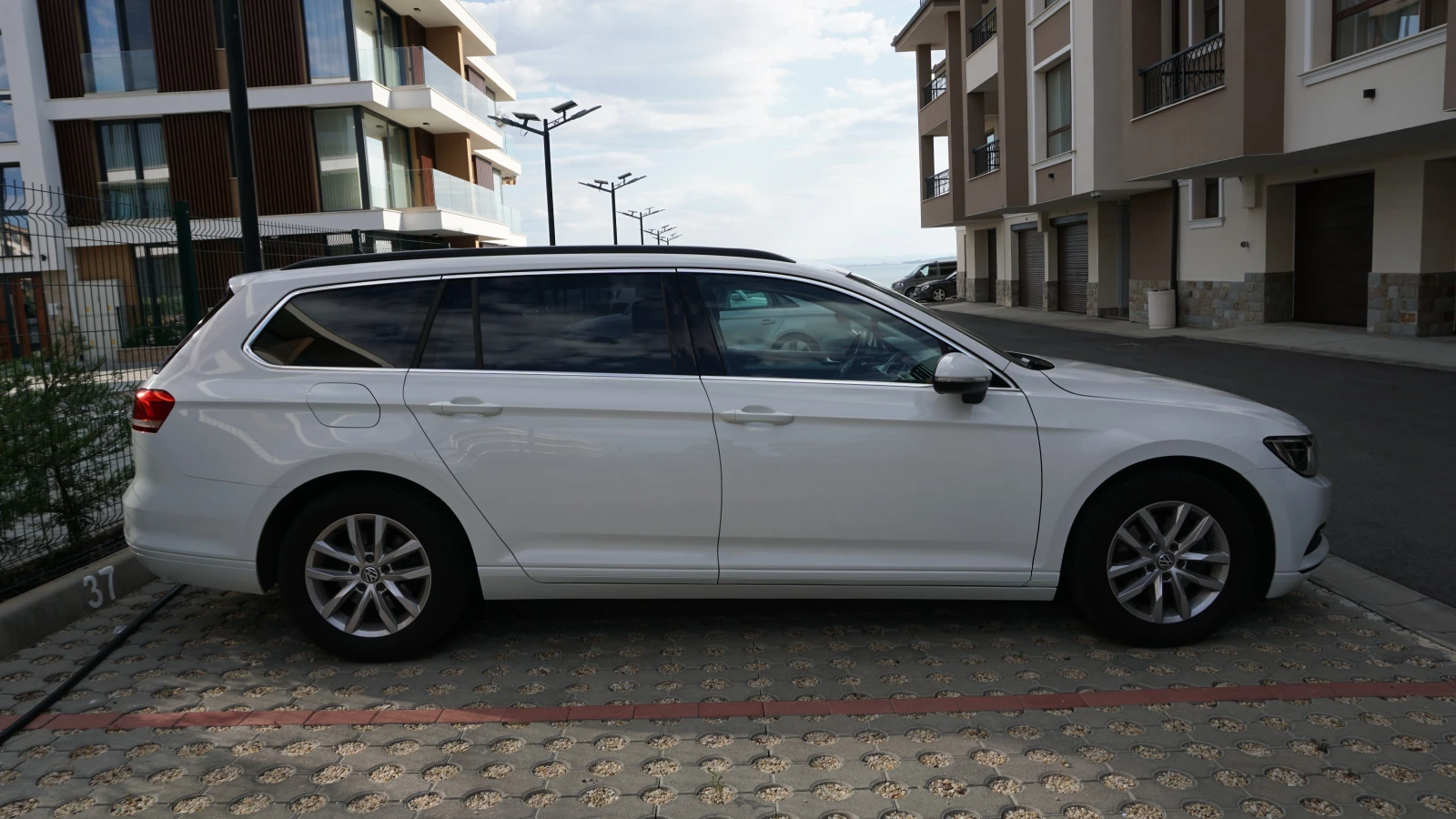 VW Passat Variant 2.0 TDI, снимка 4 - Автомобили и джипове - 54659522