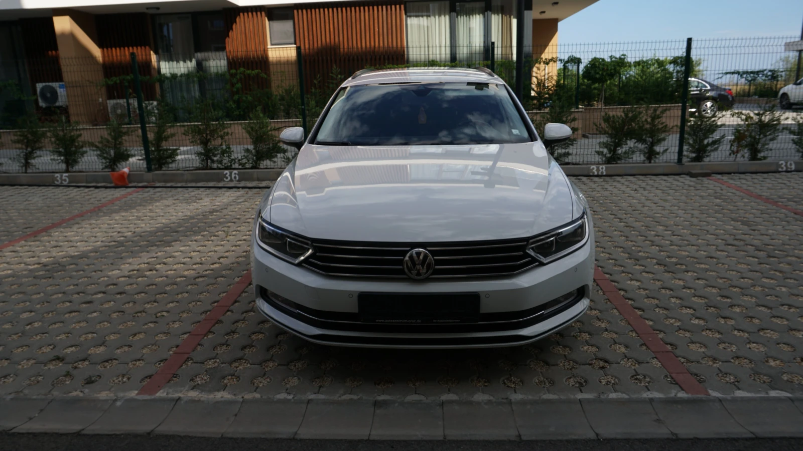 VW Passat Variant 2.0 TDI, снимка 2 - Автомобили и джипове - 54659522