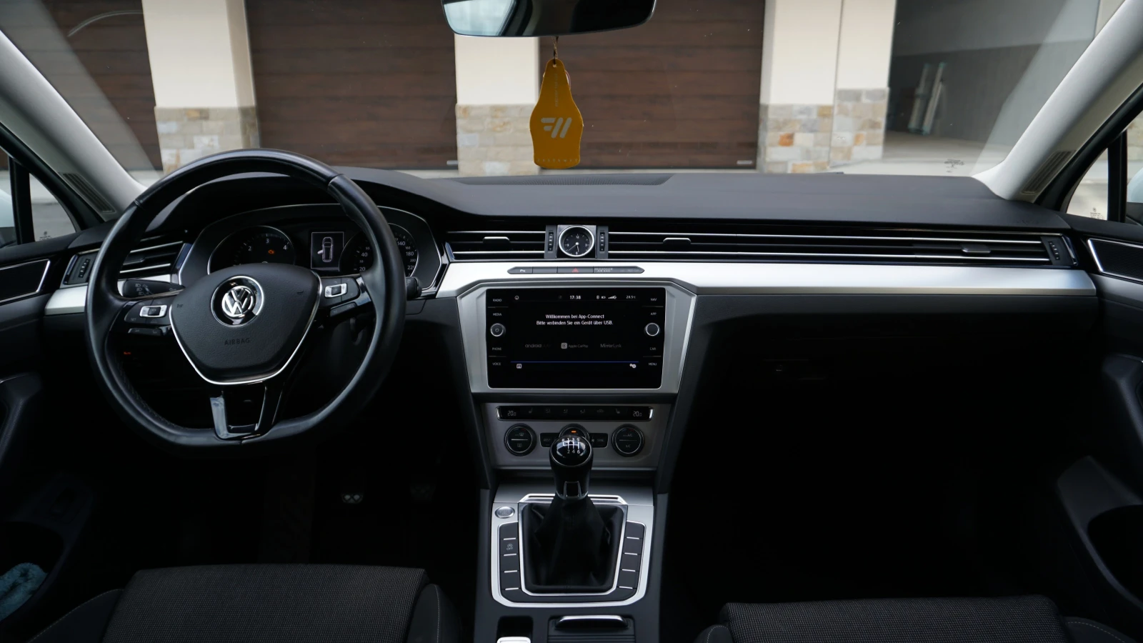 VW Passat Variant 2.0 TDI, снимка 10 - Автомобили и джипове - 54659522
