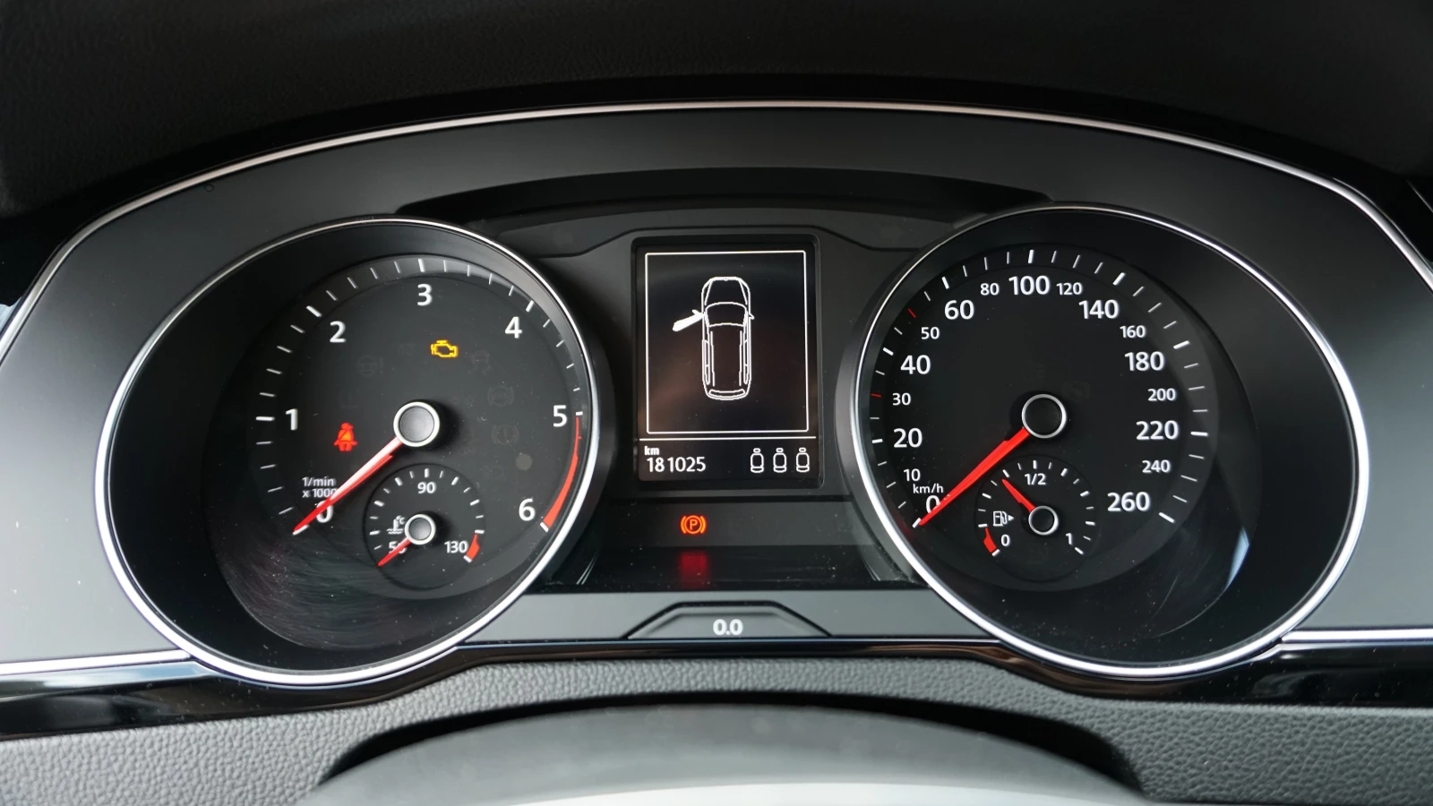 VW Passat Variant 2.0 TDI, снимка 8 - Автомобили и джипове - 54659522