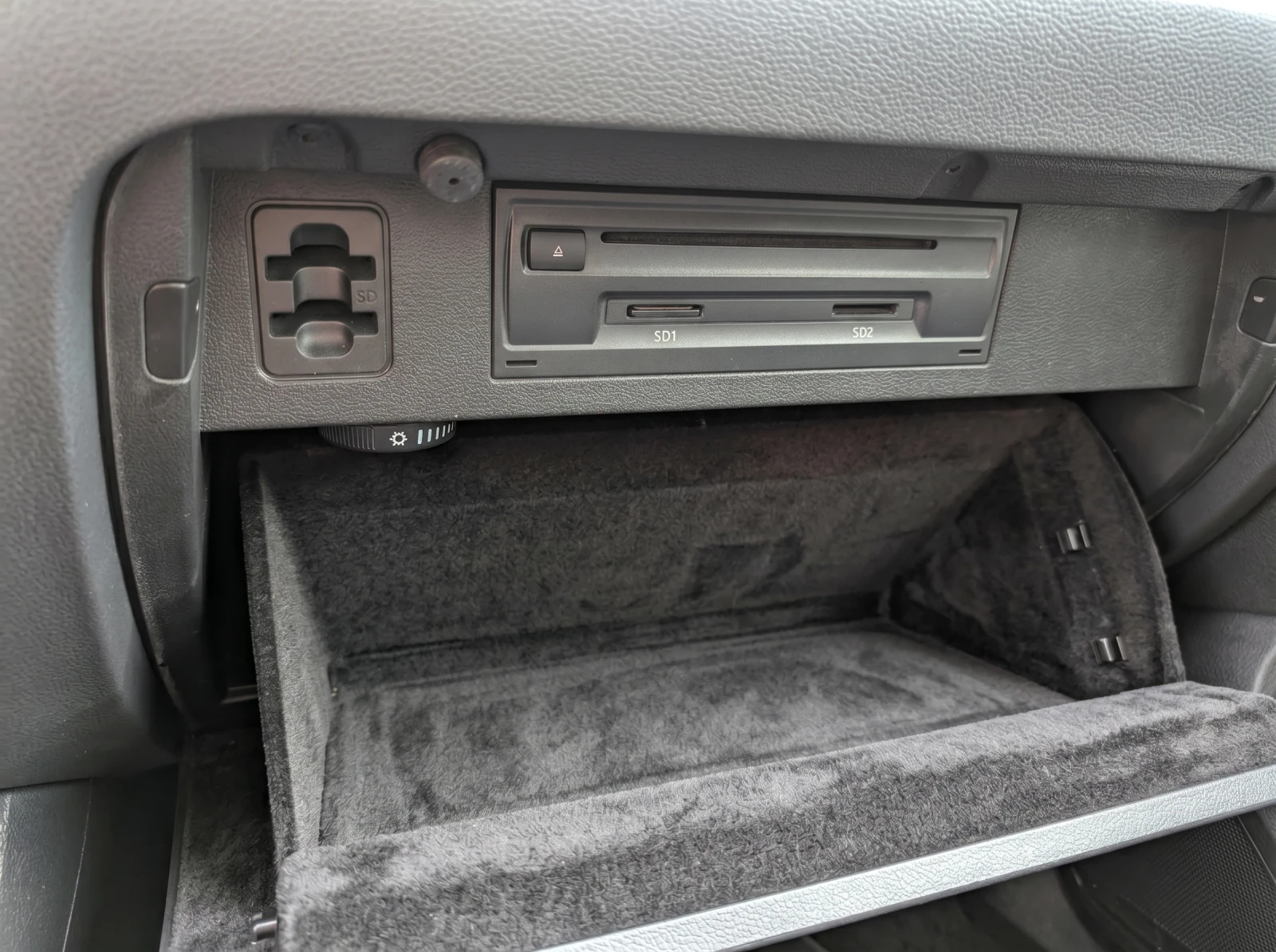 VW Passat Variant 2.0 TDI, снимка 12 - Автомобили и джипове - 54659522