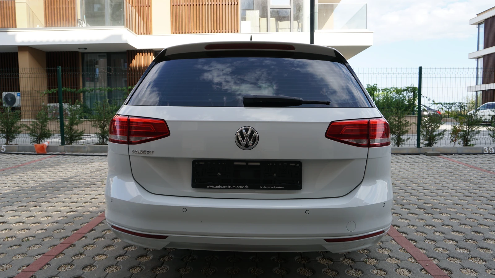 VW Passat Variant 2.0 TDI, снимка 11 - Автомобили и джипове - 54659522