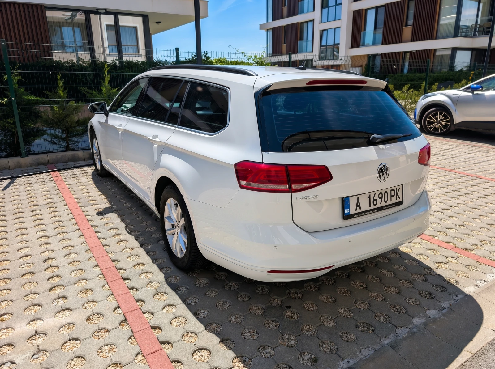 VW Passat Variant 2.0 TDI, снимка 10 - Автомобили и джипове - 54659522