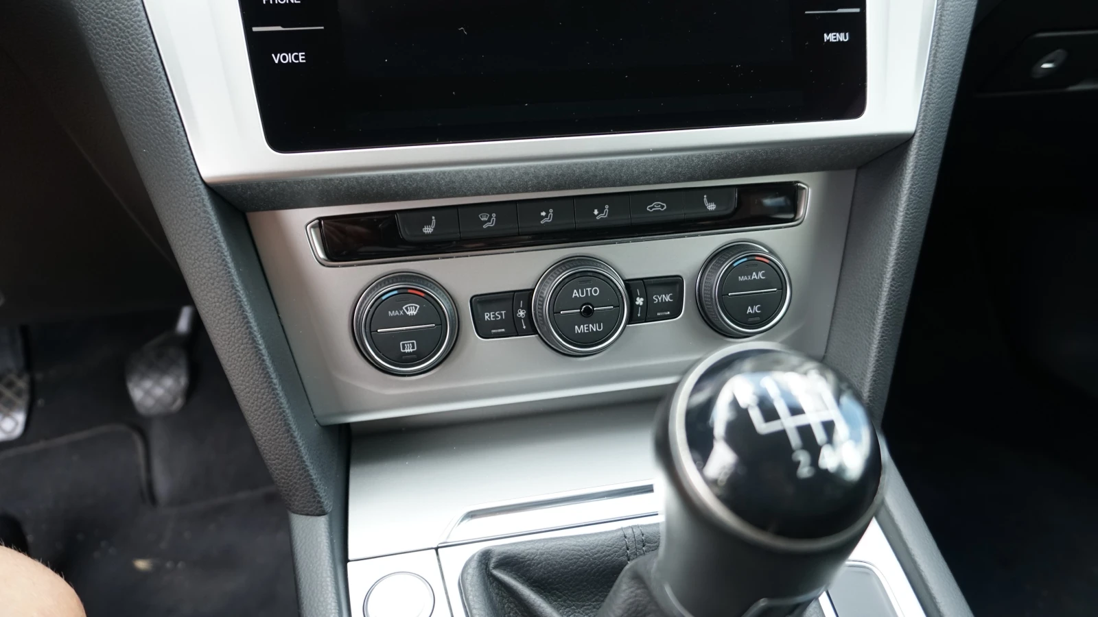 VW Passat Variant 2.0 TDI, снимка 7 - Автомобили и джипове - 54659522