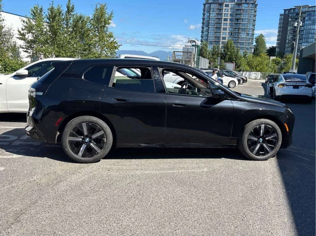 BMW iX * xDrive40 * CARFAX * ОПЦИЯ ЗА ФИНАНСИРАНЕ, снимка 3 - Автомобили и джипове - 54980728