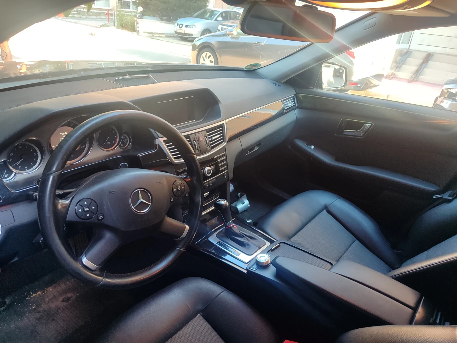 Mercedes-Benz E 200 CGI AVANTGARDE , снимка 8 - Автомобили и джипове - 55155211