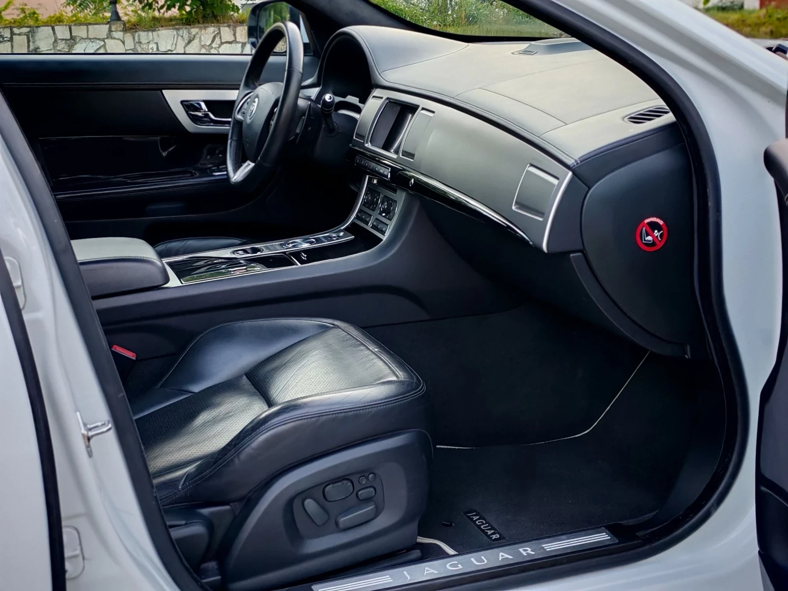 Jaguar Xf 3.0I V6(340)* SUPERCHARGED* 4X4* 8-ZF * , снимка 15 - Автомобили и джипове - 55192856