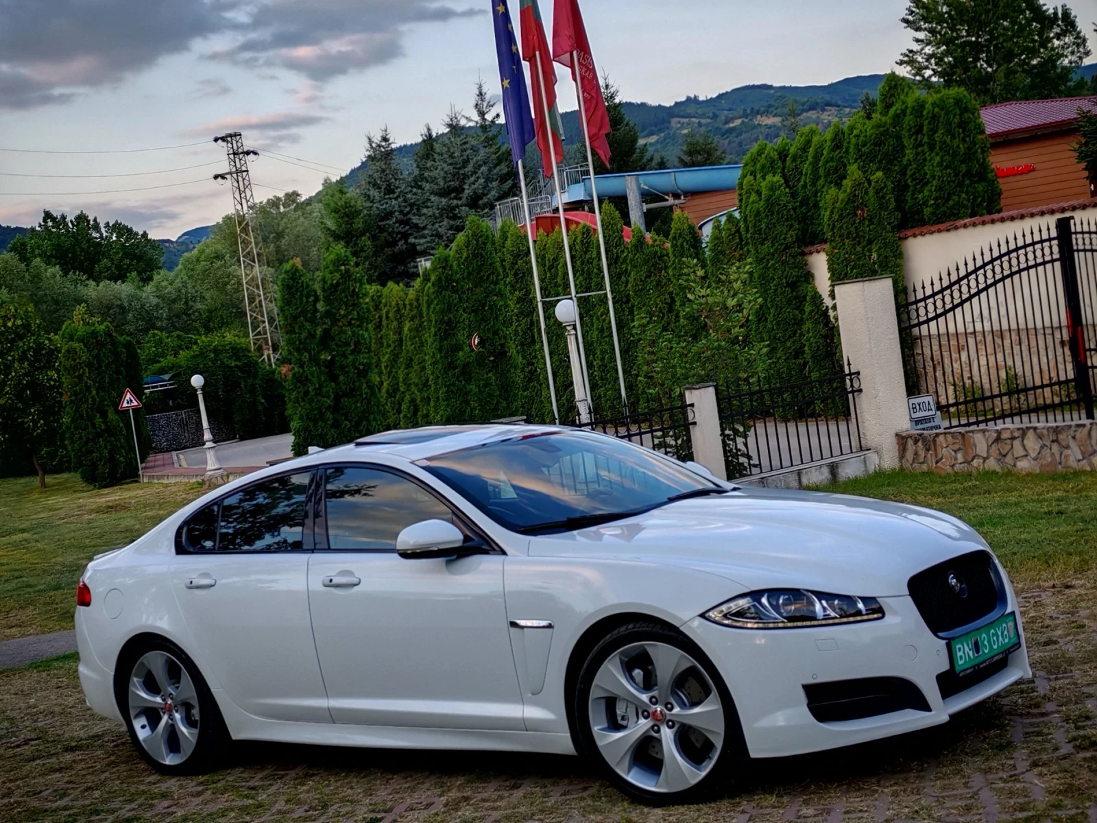 Jaguar Xf 3.0I V6(340)* SUPERCHARGED* 4X4* 8-ZF * , снимка 10 - Автомобили и джипове - 55192856