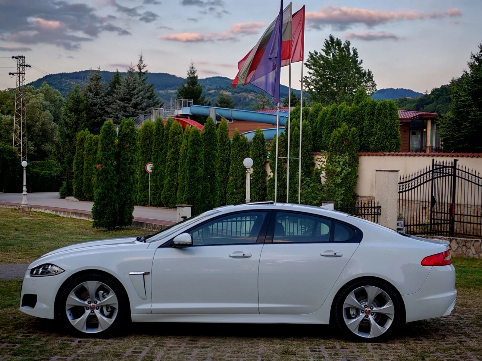 Jaguar Xf 3.0I V6(340)* SUPERCHARGED* 4X4* 8-ZF * , снимка 4 - Автомобили и джипове - 55192856