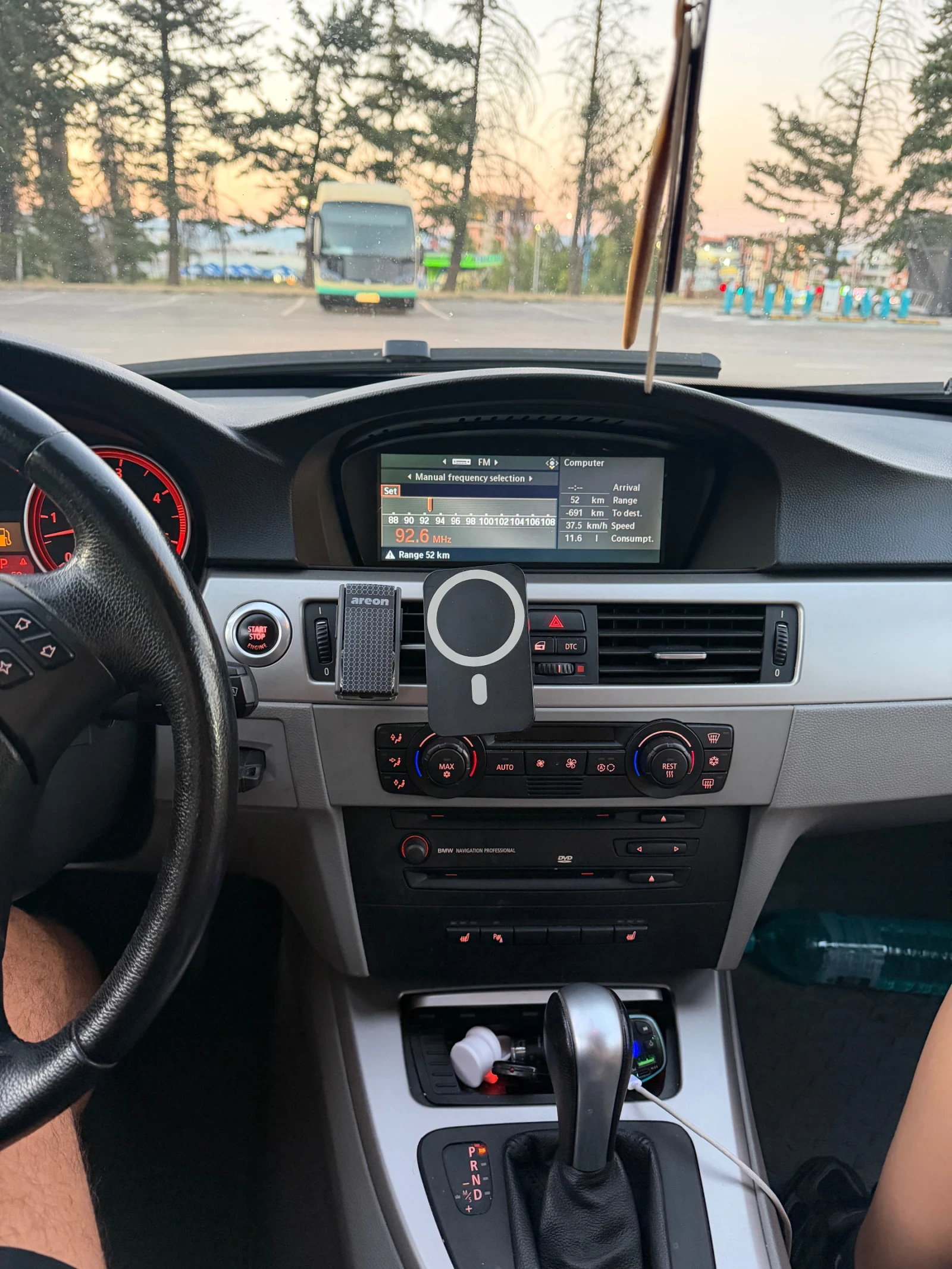 BMW 330 АВТОМАТ ЗАДНО, снимка 12 - Автомобили и джипове - 55677391