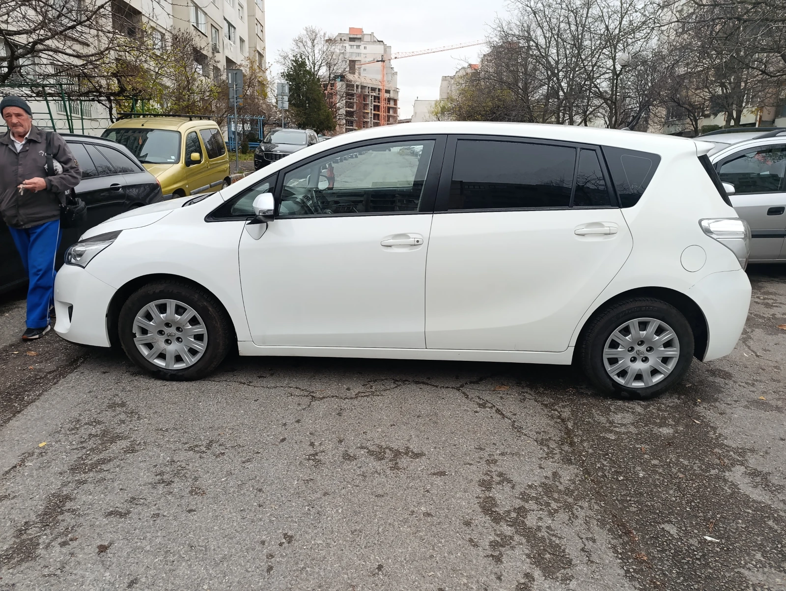 Toyota Verso, снимка 6 - Автомобили и джипове - 55969560