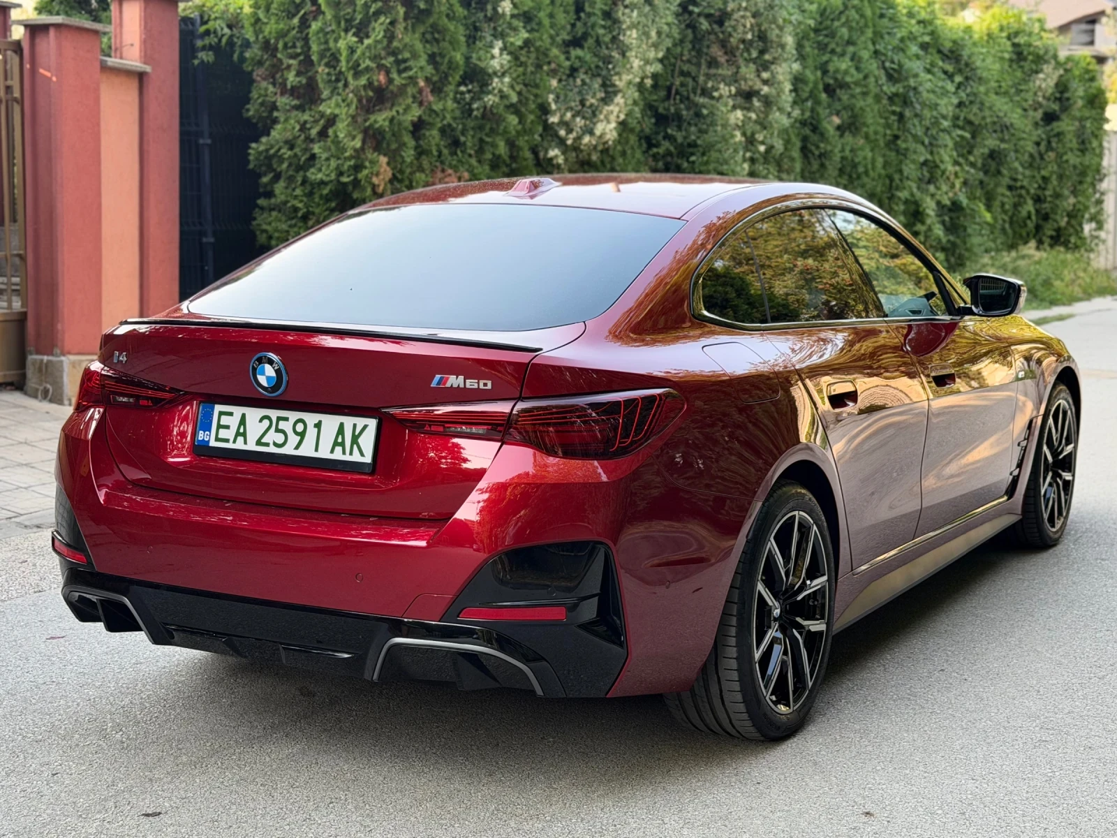 BMW i4 M60* Xdrive* HEADUP* KEYLESS* LASER* 10000��. | Mobile.bg � ����������� 4