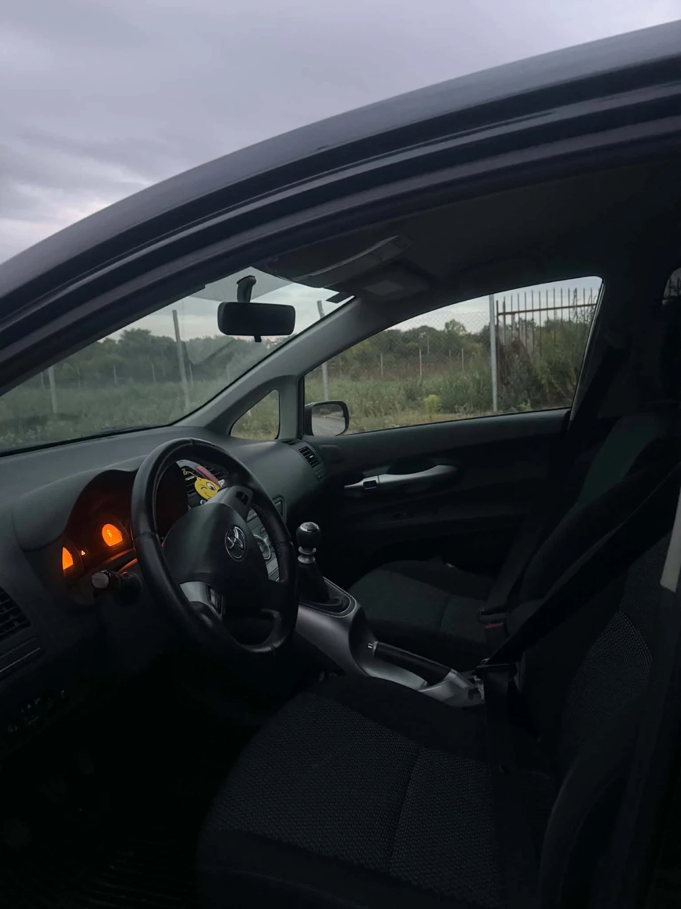 Toyota Auris, снимка 8 - Автомобили и джипове - 56568826