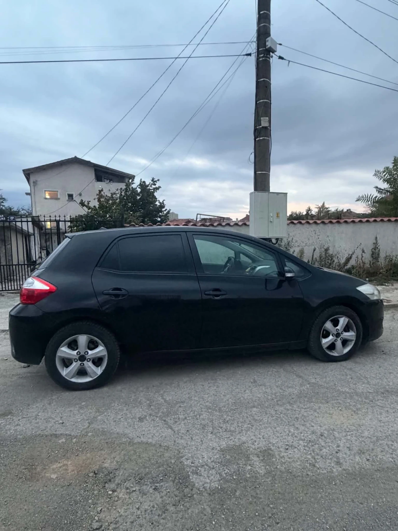 Toyota Auris, снимка 2 - Автомобили и джипове - 56568826